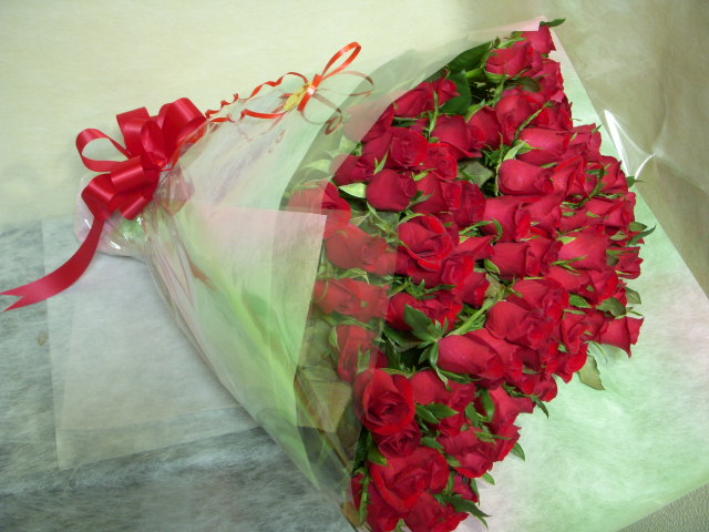 お好きな本数で♪赤バラの花束
