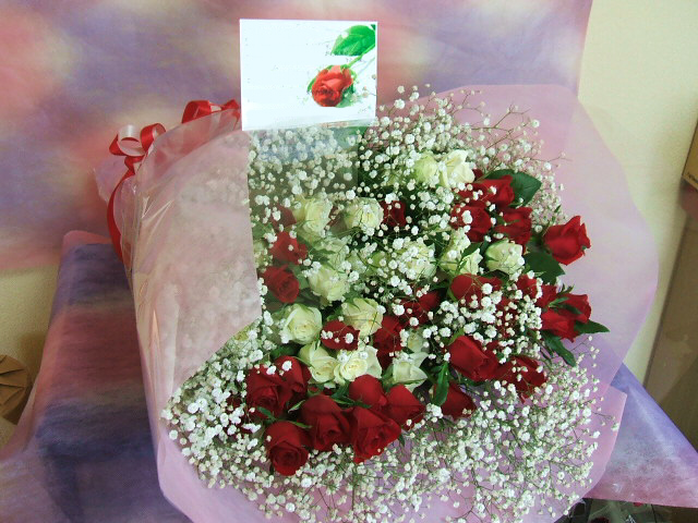 お好きな本数で♪赤バラの花束